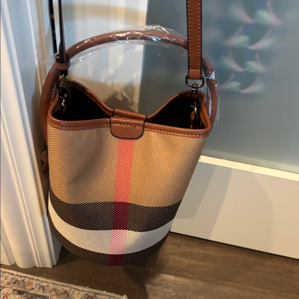 Bucket Bag Stylish Checkered Crossbody Bag with Brown Accents - Picture 14 of 16